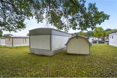 18 Boxwood Drive, Beloit, OH 44609 - Photo 5