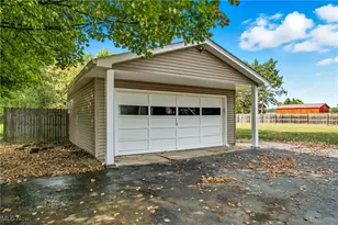 3149 N Pleasant Dr, East Palestine, OH 44413 - Photo 13