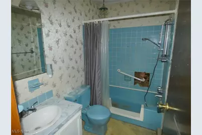 820 Mariann Drive, Martins Ferry, OH 43935 - Photo 11