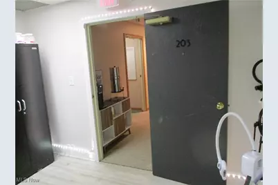 880 Mull Avenue, Akron, OH 44313 - Photo 7