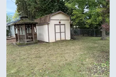 3296 Cricket Drive, Youngstown, OH 44511 - Photo 9