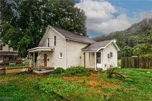 616 Washington Ave, Wellsville, OH 43968 - Photo 13