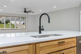 3790 Greenbriar Dr, Zanesville, OH 43701 - Photo 21