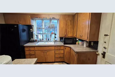 559 Patterson Avenue, Akron, OH 44310 - Photo 7