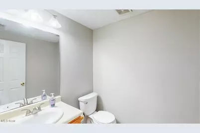 1426 Loop Road #1426, Kent, OH 44240 - Photo 5