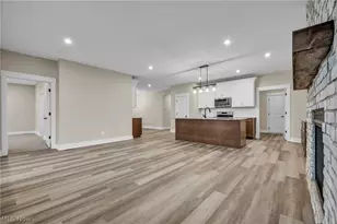 3630 Great Windsor Ln, Green, OH 44685 - Photo 7