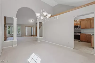 957 Devonwood Drive, Wadsworth, OH 44281 - Photo 9