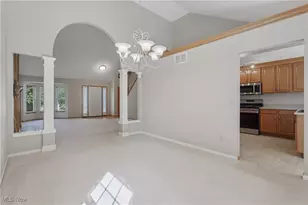 957 Devonwood Dr, Wadsworth, OH 44281 - Photo 9