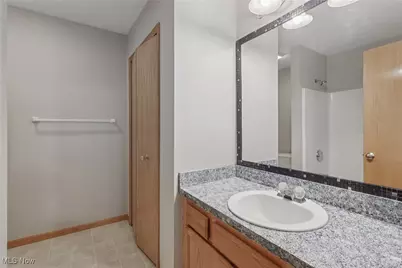 957 Devonwood Drive, Wadsworth, OH 44281 - Photo 33