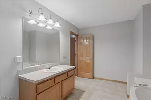 957 Devonwood Dr, Wadsworth, OH 44281 - Photo 23