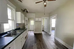 338 Locust St, Coshocton, OH 43812 - Photo 9