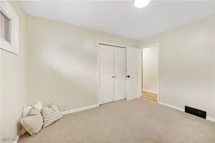 586 Hillman Rd, Akron, OH 44312 - Photo 15