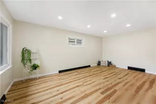 586 Hillman Rd, Akron, OH 44312 - Photo 3