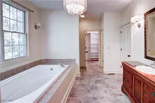 10770 Locust Grove Dr, Chardon, OH 44024 - Photo 17