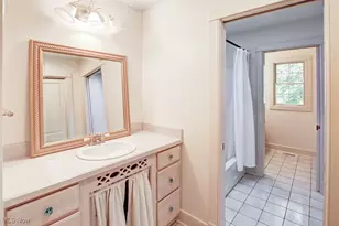 10770 Locust Grove Dr, Chardon, OH 44024 - Photo 19