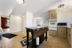 31103 Lakeshore Blvd, Willowick, OH 44095 - Photo 15