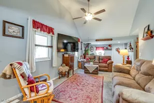 16726 Oakwood Dr, Lake Milton, OH 44429 - Photo 7