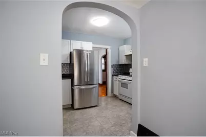 41 E Rosewood Avenue, Akron, OH 44301 - Photo 13