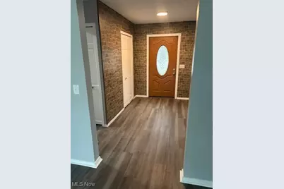 992 Lakewood Beach Drive, Sheffield Lake, OH 44054 - Photo 3