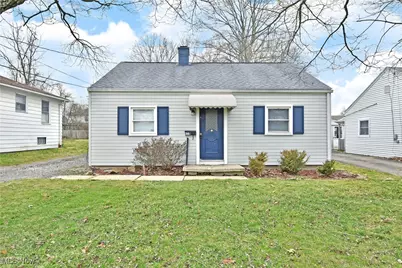 978 Hollywood Street NE, Warren, OH 44483 - Photo 1