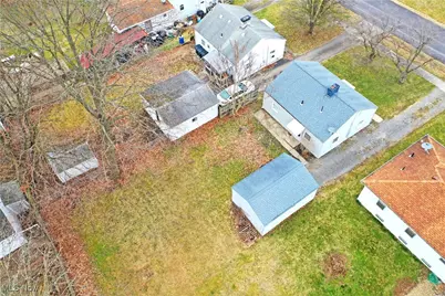 978 Hollywood Street NE, Warren, OH 44483 - Photo 5