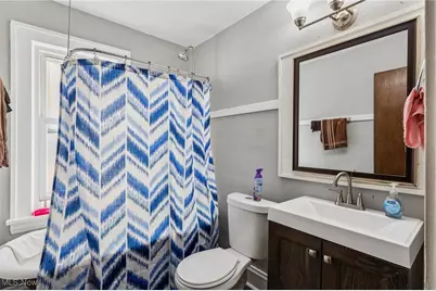 2045 Chesterland Avenue, Oakwood, OH 44107 - Photo 11