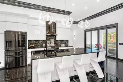 560 Elm Street, Sheffield Lake, OH 44054 - Photo 9