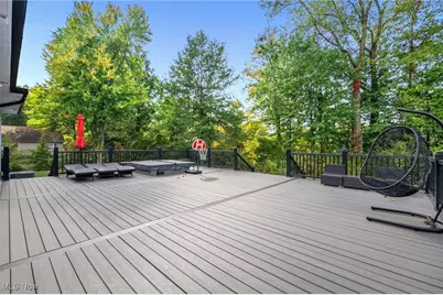 560 Elm Street, Sheffield Lake, OH 44054 - Photo 45