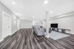 560 Elm St, Sheffield Lake, OH 44054 - Photo 33