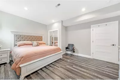 560 Elm Street, Sheffield Lake, OH 44054 - Photo 41