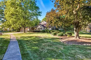 4250 Oak Knoll Dr, Boardman, OH 44512 - Photo 3