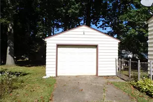 3210 Quentin Dr, Youngstown, OH 44511 - Photo 7