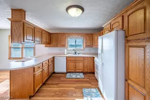 190 Maze Rd, Belpre, OH 45714 - Photo 7