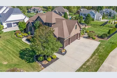 7245 Hanbury Close, Canfield, OH 44406 - Photo 3