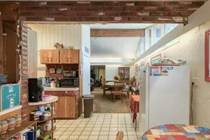 110 E 252nd St, Euclid, OH 44132 - Photo 9