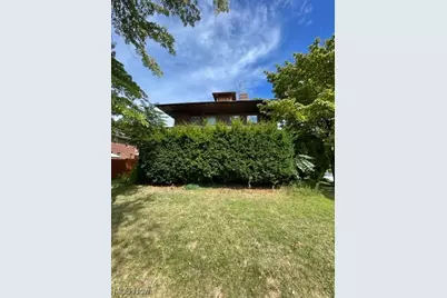 528 Lincoln Way E, Massillon, OH 44646 - Photo 1