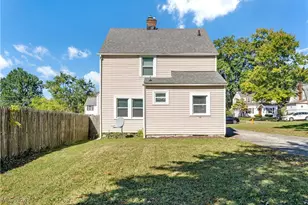 447 Mistletoe Ave, Youngstown, OH 44511 - Photo 5