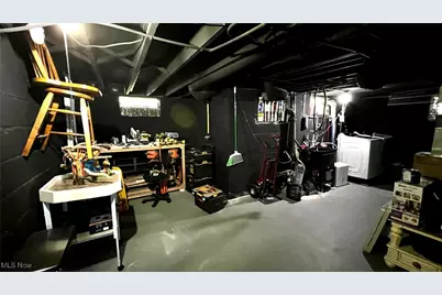 447 Mistletoe Avenue, Youngstown, OH 44511 - Photo 39