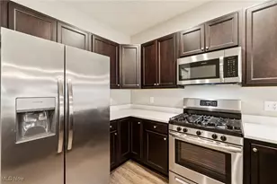 215 Silver Spg Cir, Elyria, OH 44035 - Photo 7