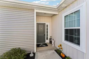 215 Silver Spg Cir, Elyria, OH 44035 - Photo 3