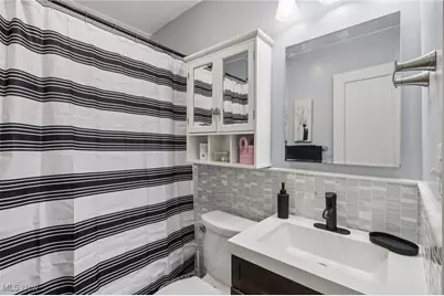 1699 Redwood Avenue, Akron, OH 44301 - Photo 21
