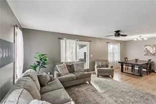 1699 Redwood Ave, Akron, OH 44301 - Photo 7