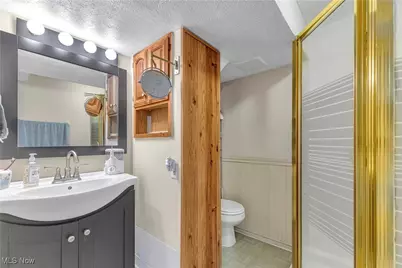 4283 Holl Avenue, Sheffield Lake, OH 44054 - Photo 19