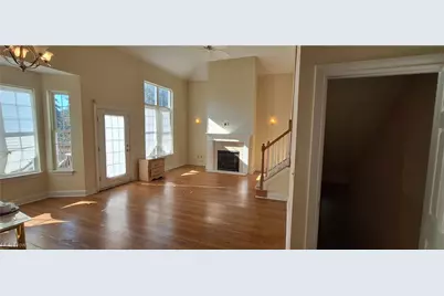 26736 Rue Saint Anne Court, Warrensville Heights, OH 44128 - Photo 5