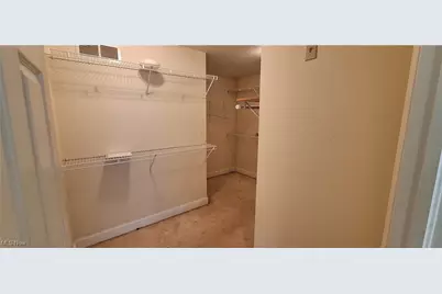 26736 Rue Saint Anne Court, Warrensville Heights, OH 44128 - Photo 11