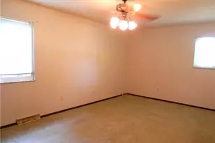 37818 Lakeshore Blvd, Eastlake, OH 44095 - Photo 19