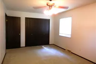 37818 Lakeshore Blvd, Eastlake, OH 44095 - Photo 13