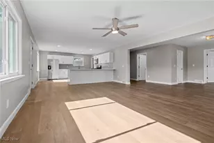 1043 Krumroy Rd, Akron, OH 44306 - Photo 9