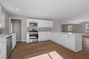 1043 Krumroy Rd, Akron, OH 44306 - Photo 7