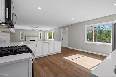 1043 Krumroy Road, Akron, OH 44306 - Photo 5